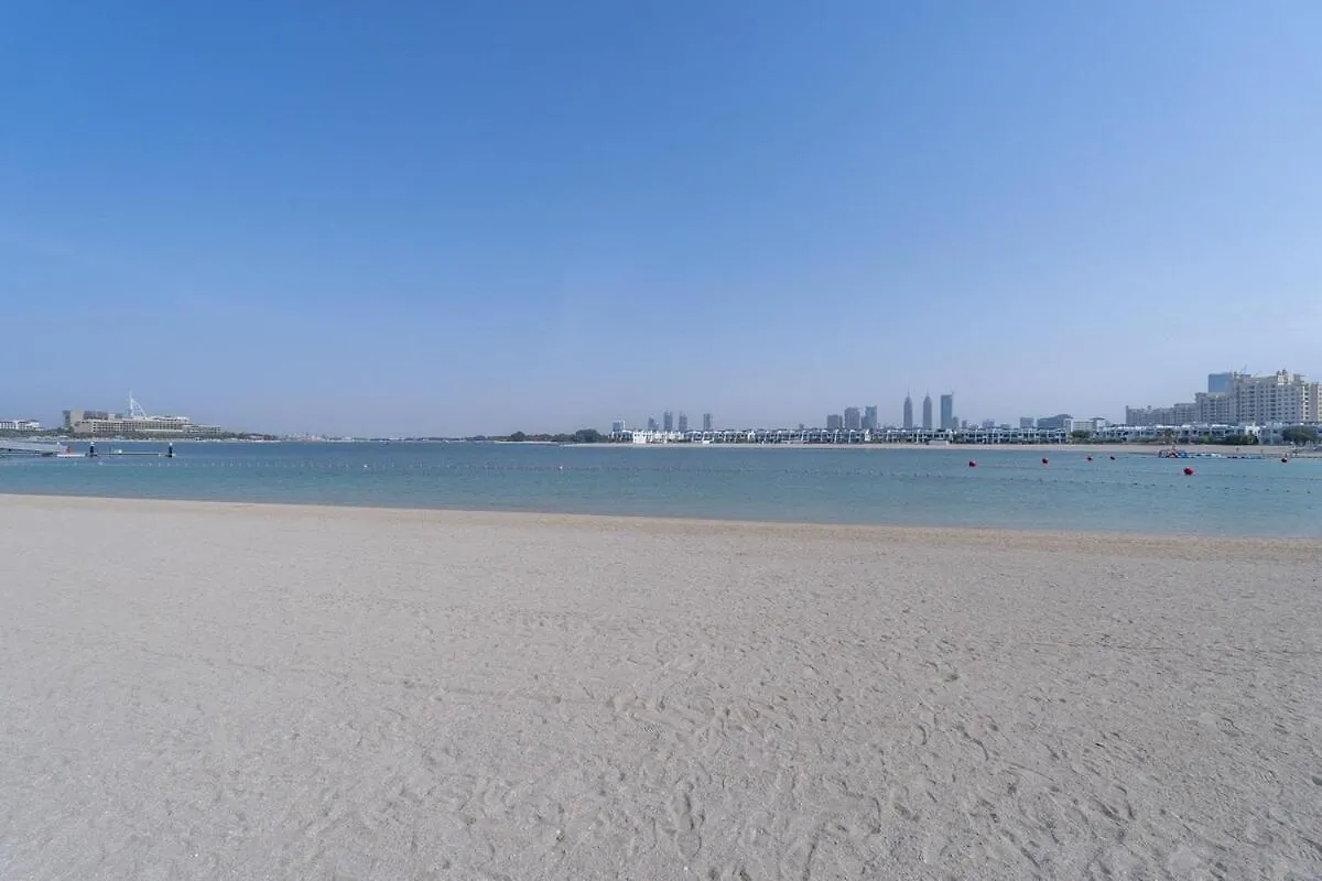 Luxurious 3-Bedroom Apartment Perfect For Families In Palm Jumeirah Dubai