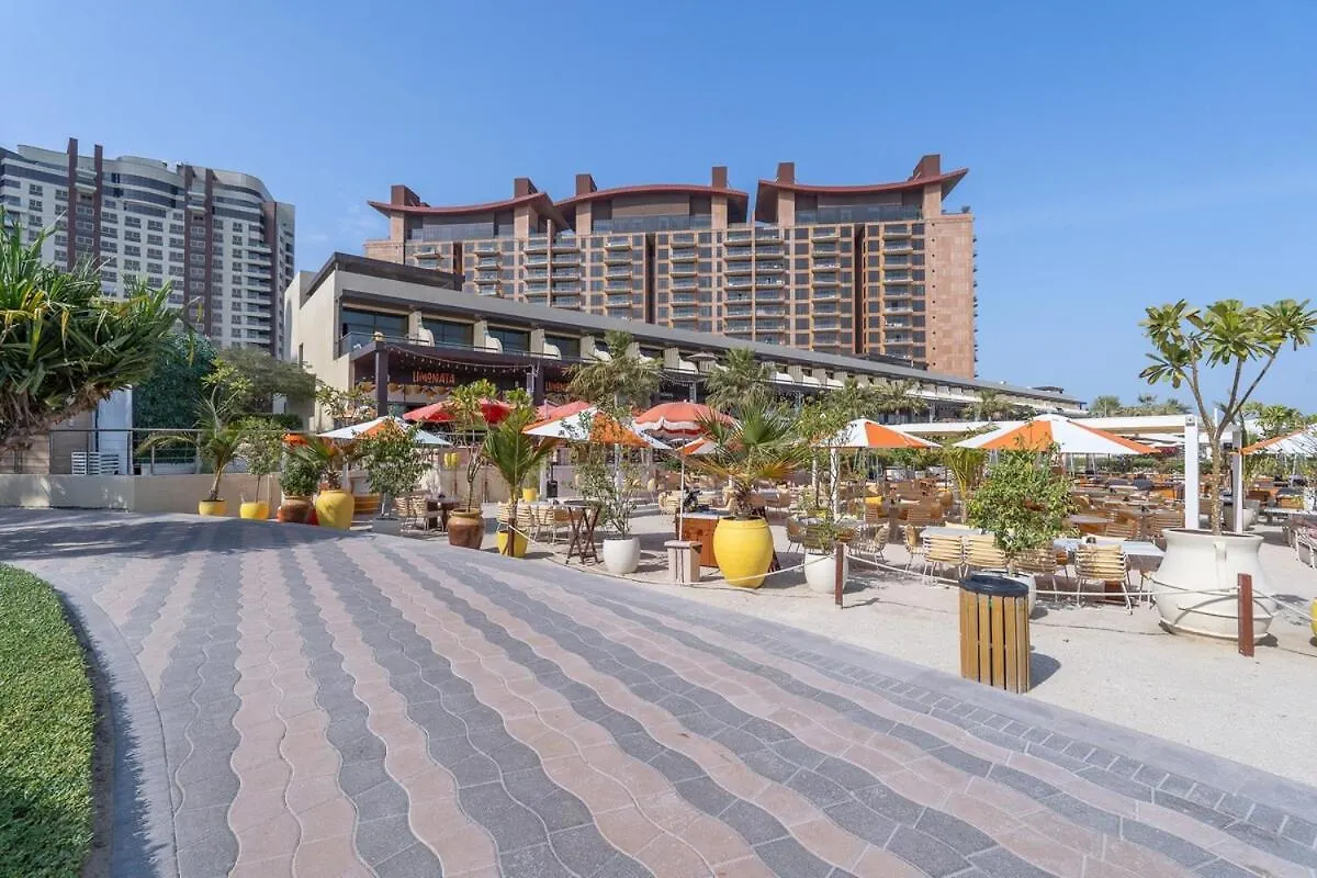 Luxurious 3-Bedroom Apartment Perfect For Families In Palm Jumeirah Dubai United Arab Emirates