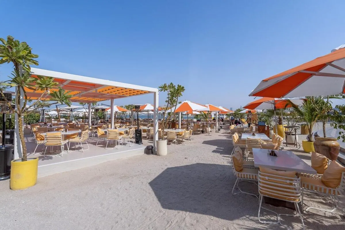 Luxurious 3-Bedroom Apartment Perfect For Families In Palm Jumeirah Dubai