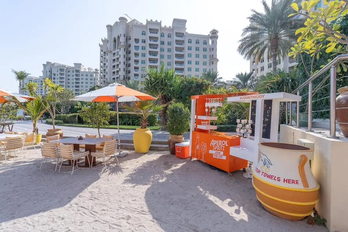 Luxurious 3-Bedroom Apartment Perfect For Families In Palm Jumeirah Dubai