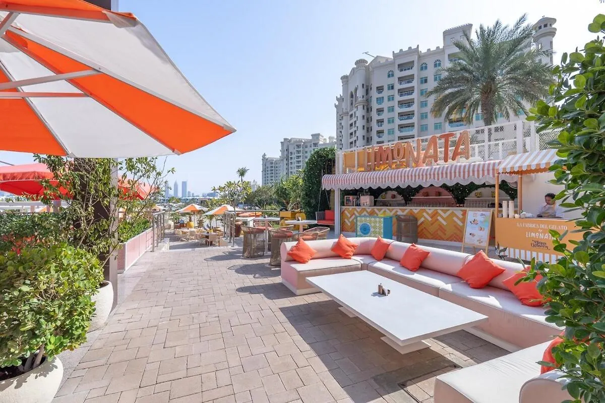Luxurious 3-Bedroom Apartment Perfect For Families In Palm Jumeirah Dubai 0*,  United Arab Emirates