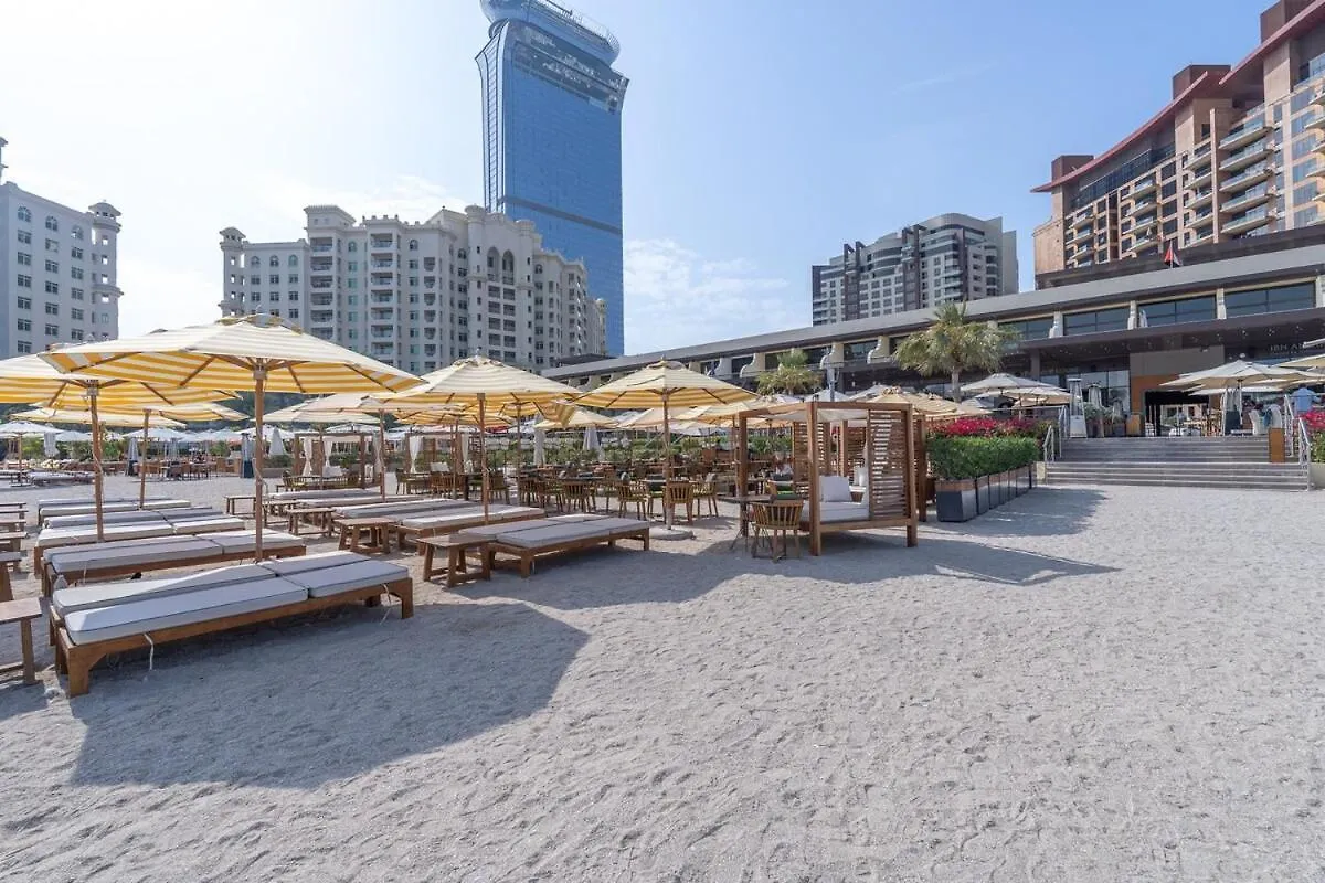 Luxurious 3-Bedroom Apartment Perfect For Families In Palm Jumeirah Dubai