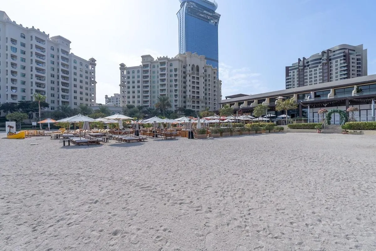Luxurious 3-Bedroom Apartment Perfect For Families In Palm Jumeirah Dubai United Arab Emirates