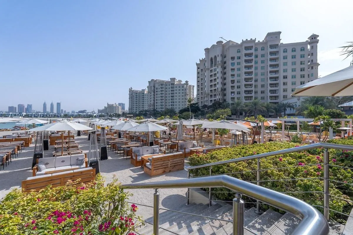 Luxurious 3-Bedroom Apartment Perfect For Families In Palm Jumeirah Dubai