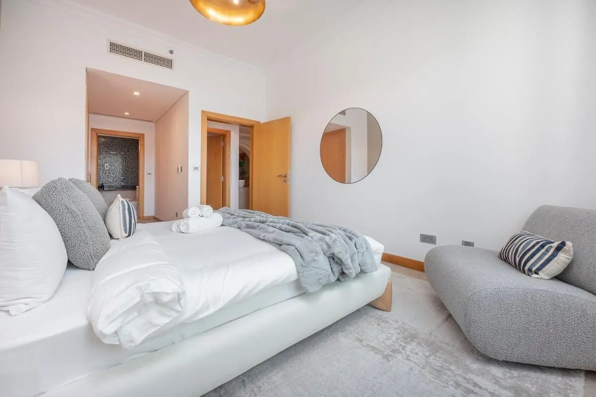 Luxurious 3-Bedroom Apartment Perfect For Families In Palm Jumeirah Dubai