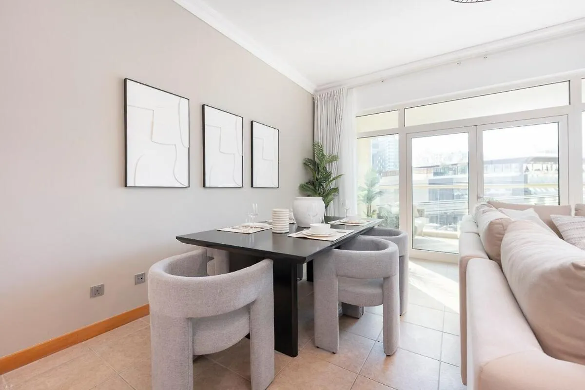 Luxurious 3-Bedroom Apartment Perfect For Families In Palm Jumeirah Dubai