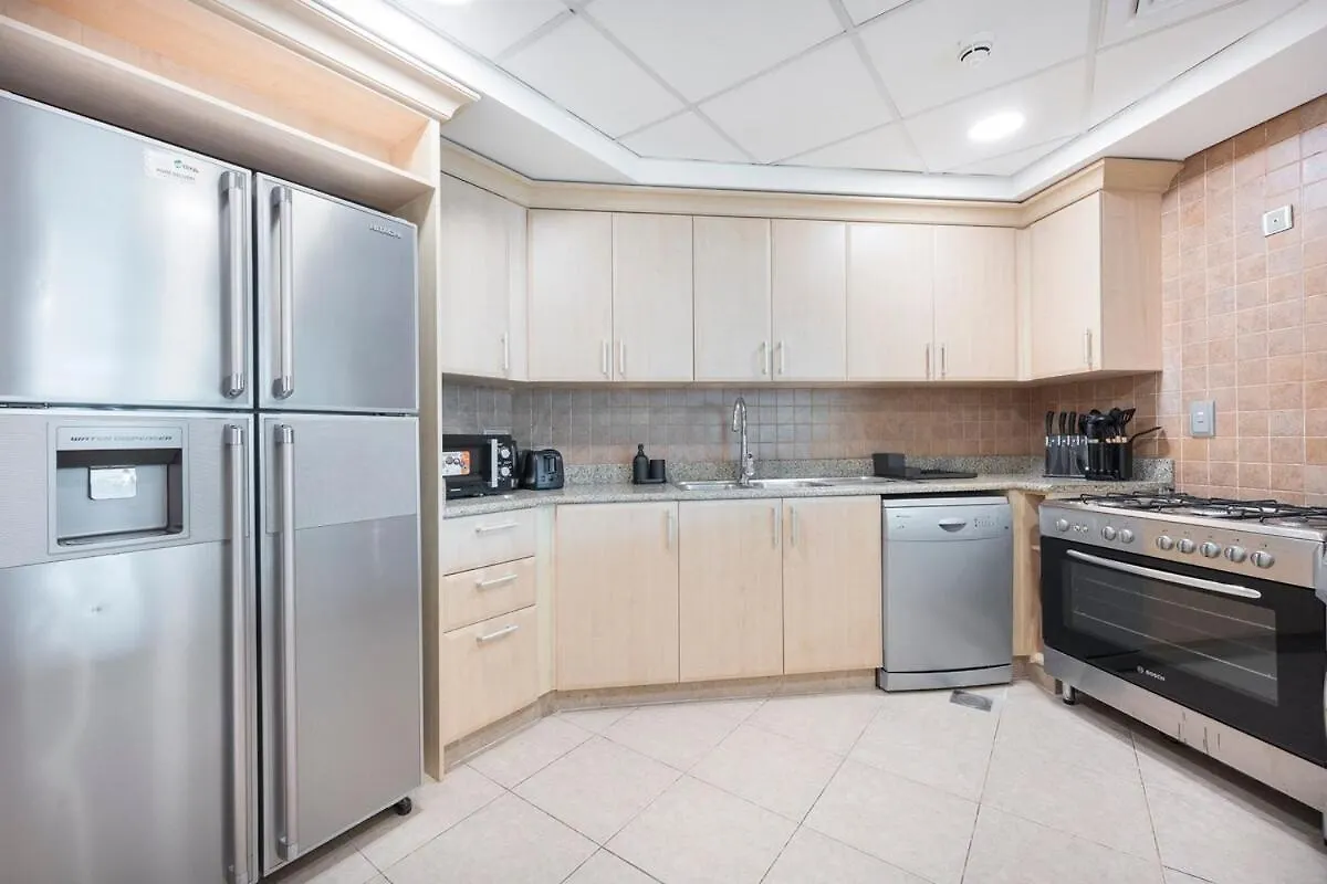 Luxurious 3-Bedroom Apartment Perfect For Families In Palm Jumeirah Dubai