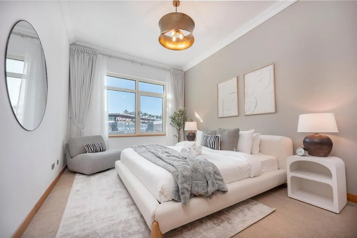 Luxurious 3-Bedroom Apartment Perfect For Families In Palm Jumeirah Dubai